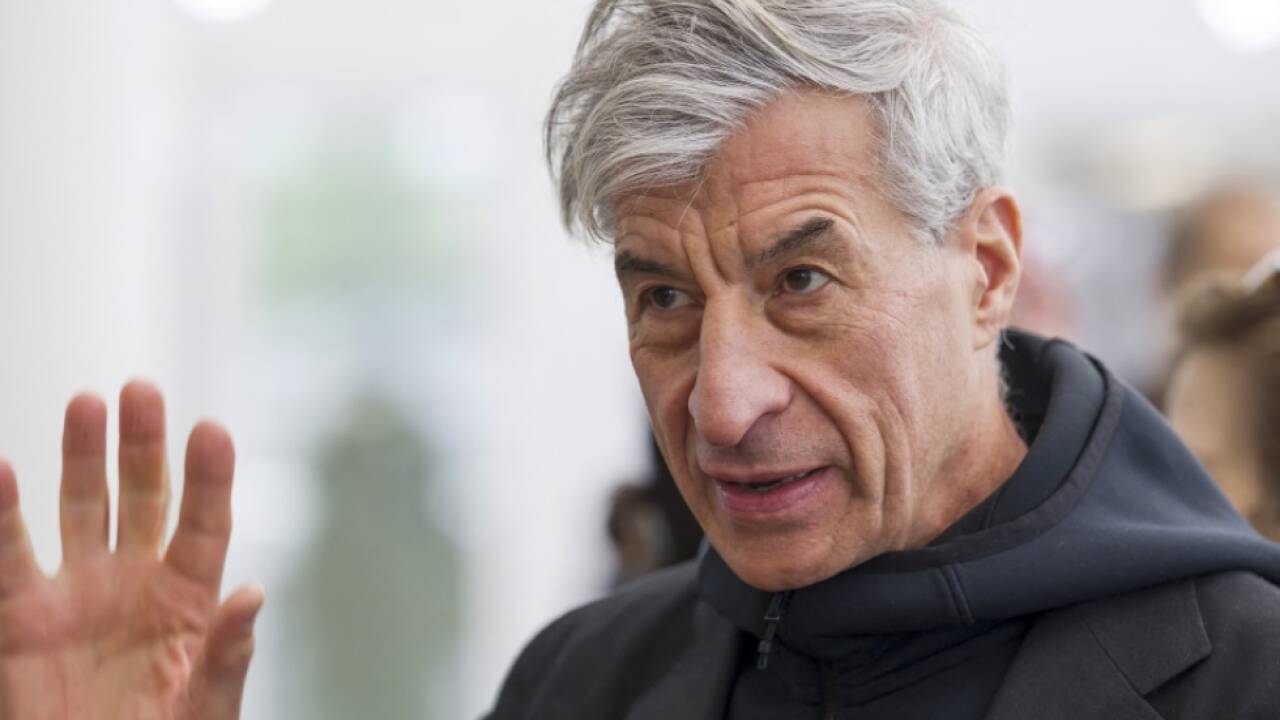 "Bananenkünstler" Maurizio Cattelan hat auch goldene Klos modelliert  'Bananenkünstler' Maurizio Cattelan hat auch goldene Klos modelliert
