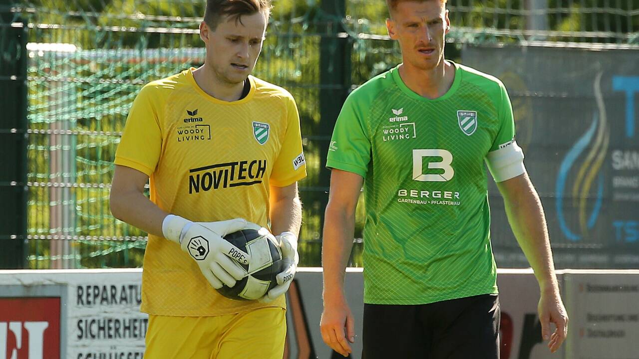 Valerian Rehrl (links) kassierte am Samstag beim Grünauer Sieg in der Regionalliga West nur einen Gegentreffer, Kapitän Thomas Pertl traf per Elfmeter. 