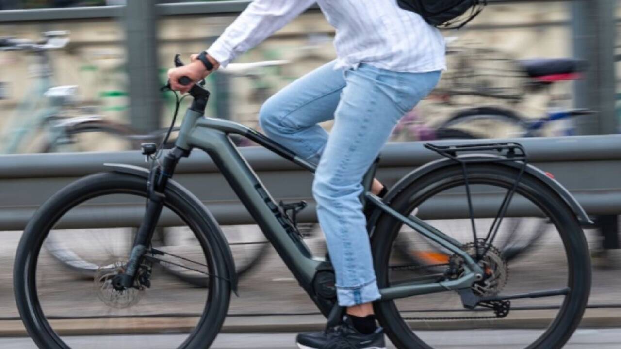 Zwei E-Biker sind am Samstag in Tirol verunfallt Zwei E-Biker sind am Samstag in Tirol verunfallt