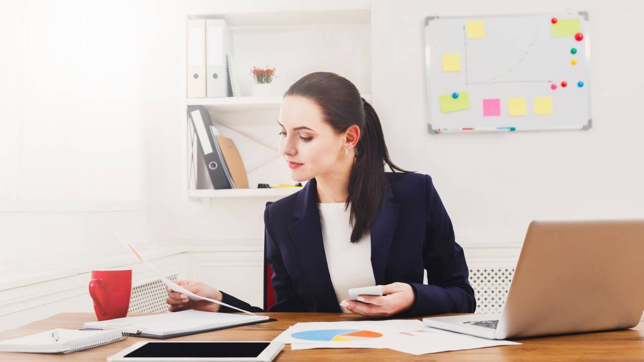 Es ist nicht einfach, Studium und Job unter einen Hut zu bringen. 