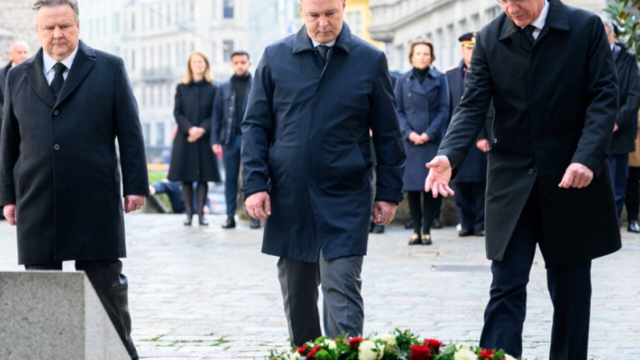 Spitzenpolitiker bei der Kranzniederlegung 