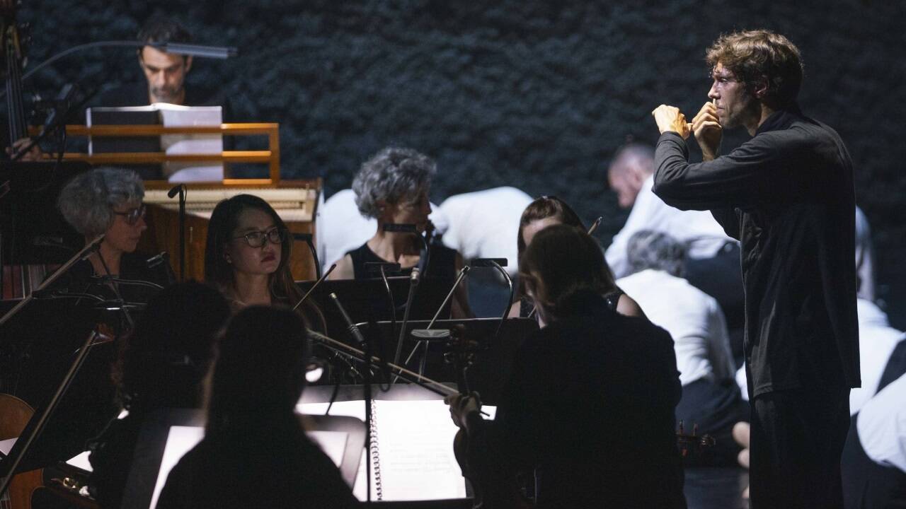 Raphaël Pichon dirigierte „Zaide“ in der Felsenreitschule. 