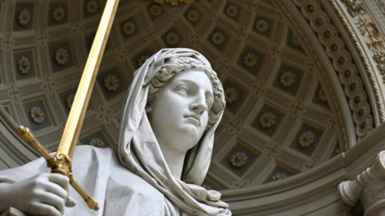 Justitia kämpft auch mit KI 