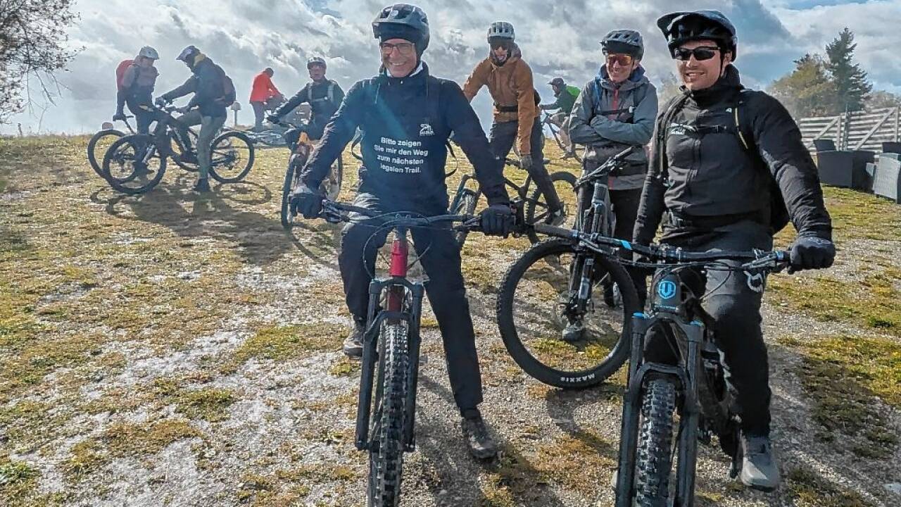 Bei der Ankunft auf dem Gaisberg zeigte sich die Sonne. Der Verein Mountainbike Salzburg wünscht sich eine eigene Strecke auf den Hausberg.  Bei der Ankunft auf dem Gaisberg zeigte sich die Sonne. Der Verein Mountainbike Salzburg wünscht sich eine eigene Strecke auf den Hausberg.
