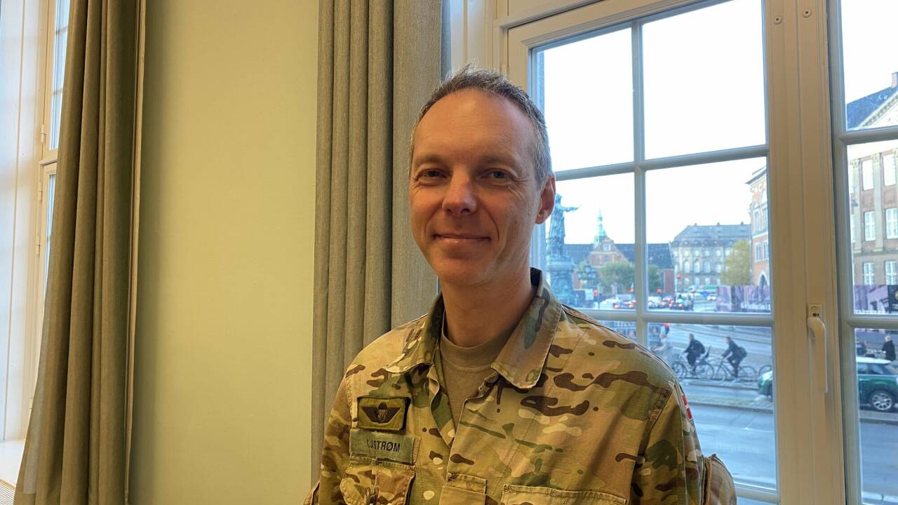 Kenneth Strøm ist Leiter der Entwicklungs- und Strategieabteilung des dänischen Heeres.  Kenneth Strøm ist Leiter der Entwicklungs- und Strategieabteilung des dänischen Heeres.