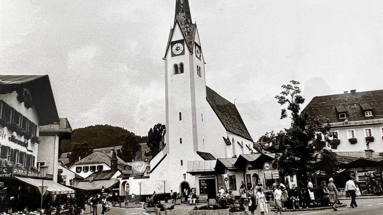 Das Abtenauer Ortszentrum Ende der 1980er-Jahre - damals noch keine Fußgängerzone, die erst 1991 eingerichtet wurde. 