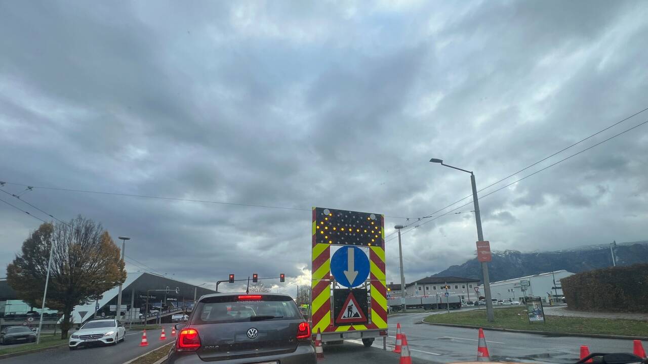 Baustelle in der Kasernenstraße vor der Himmelreich-Kreuzung. 