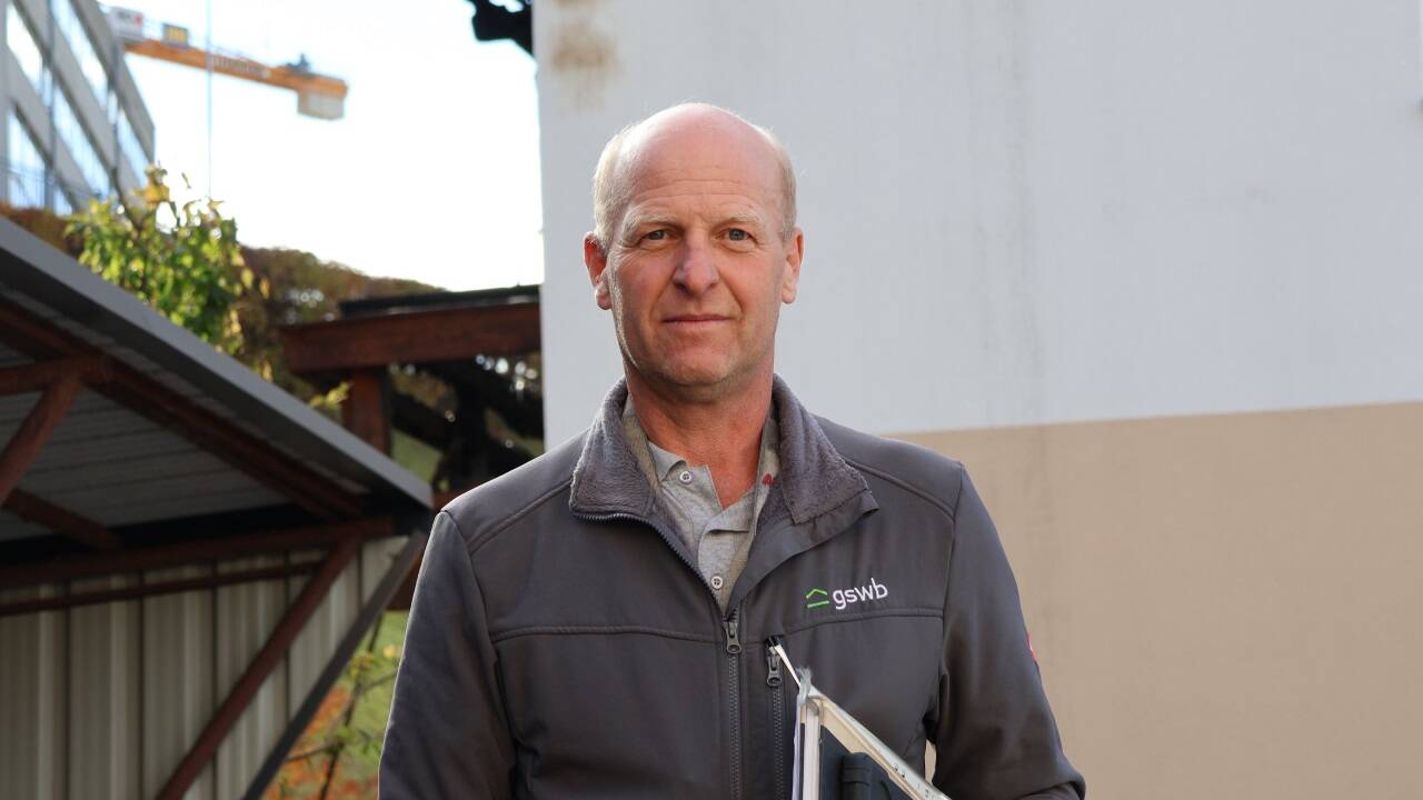 Gswb-Gebietsleiter Andreas Nadegger kümmerte sich nach dem Brand um die schnelle Bereitstellung von Ersatzquartieren für die Betroffenen.  