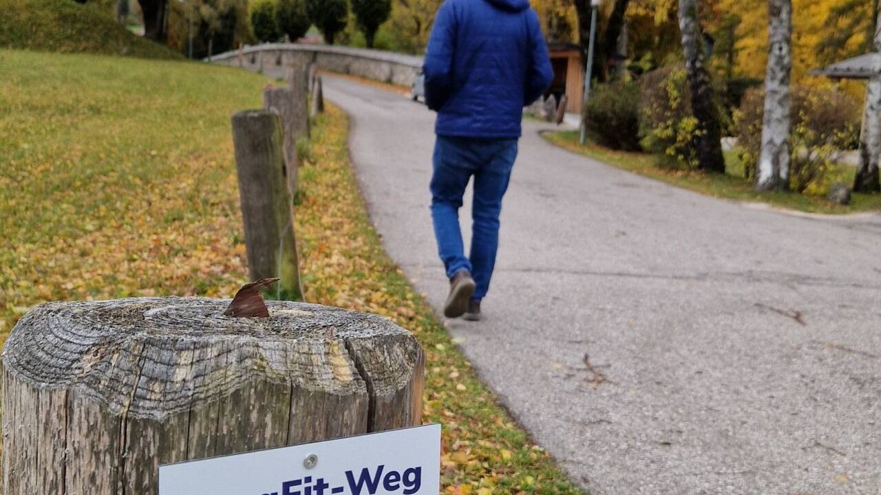  Die 1,4 Kilometer lange Strecke führt vom Rathaus über die Kirche St. Georg bis hinauf zum Adlerhügel. 
