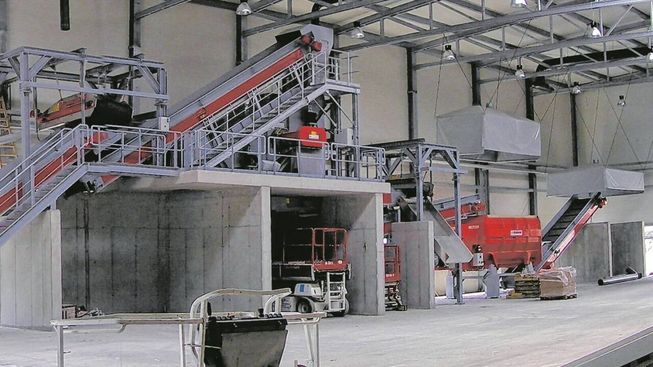 Moderne Sortieranlagen können viele verschiedene Fraktionen voneinander trennen. Moderne Sortieranlagen können viele verschiedene Fraktionen voneinander trennen.