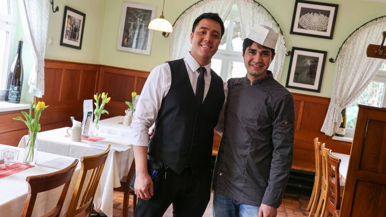 Serviceleiter Hasan Khademi und Küchenchef Younus Zacharias im Weiserhof. 