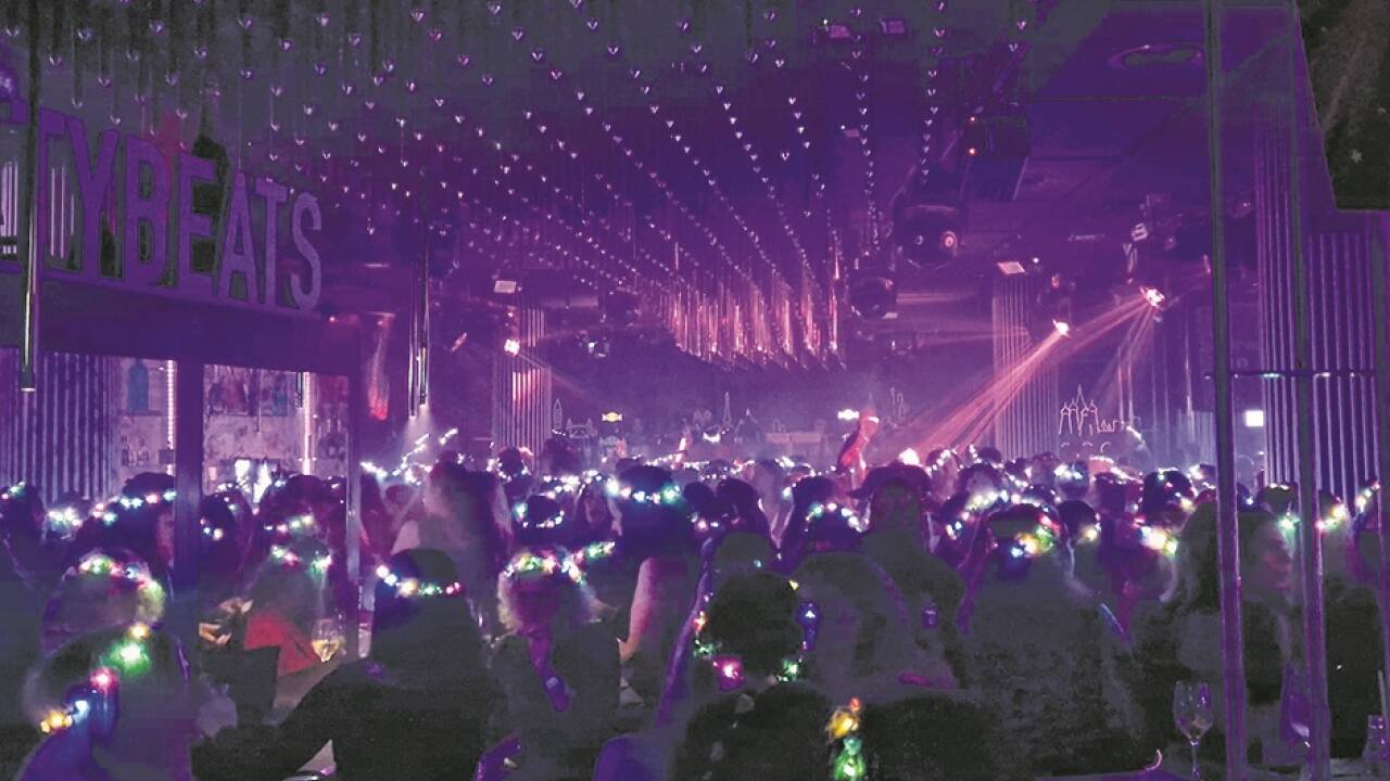 Hier war die Tanzfläche voll. An anderen Wochenenden ist zum Teil kaum was los.Bild: sw/römer Hier war die Tanzfläche voll. An anderen Wochenenden ist zum Teil kaum was los.Bild: sw/römer