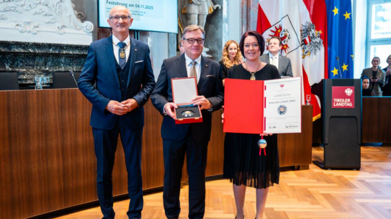 Platter wurde die höchste Auszeichnung des Landes Tirol verliehen Platter wurde die höchste Auszeichnung des Landes Tirol verliehen