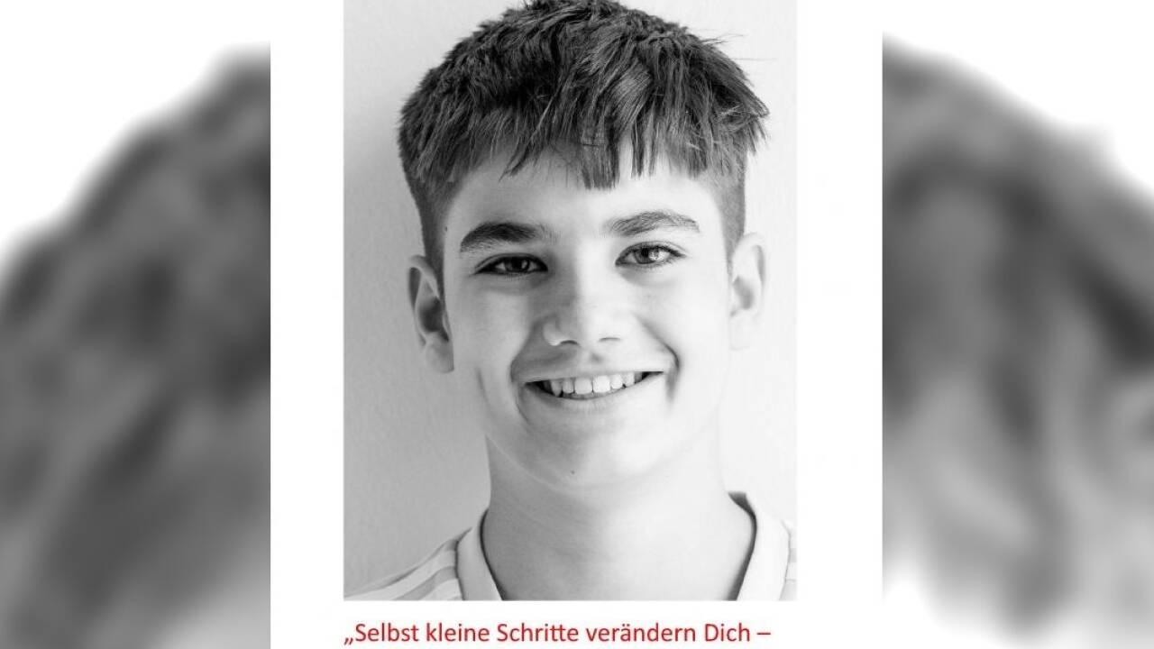 Bei der Arbeit mit den Schüler/-innen des BRG Salzburg ging es um deren Talente, jene des Borromäums formulierten zusätzlich zu den Portraitfotos Gedanken zum Thema „Wir sind Schöpfung“. Bei der Arbeit mit den Schüler/-innen des BRG Salzburg ging es um deren Talente, jene des Borromäums formulierten zusätzlich zu den Portraitfotos Gedanken zum Thema „Wir sind Schöpfung“.