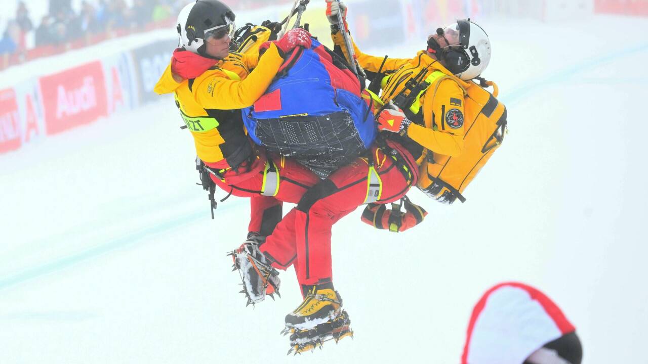 Immer wieder ereignen sich schwere, sogar tödliche Stürze im Skisport (Archivbild). Immer wieder ereignen sich schwere, sogar tödliche Stürze im Skisport (Archivbild).