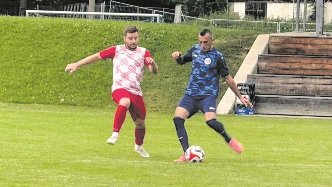 Croatia-Trainer Josip Lukacevic (rechts) ist kürzlich überraschend verstorben. Croatia-Trainer Josip Lukacevic (rechts) ist kürzlich überraschend verstorben.