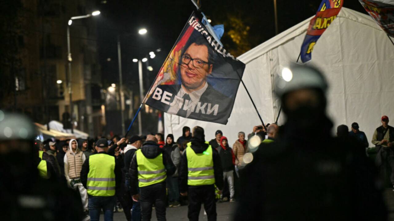 Anhänger von Serbiens Präsidenten Vučić in Belgrad 