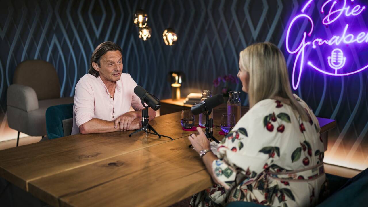 Bei der aktuellen Folge, die am Freitagabend ausgestrahlt wird, ist der Kabarettist Luis aus Südtirol zu Gast. Bei der aktuellen Folge, die am Freitagabend ausgestrahlt wird, ist der Kabarettist Luis aus Südtirol zu Gast.