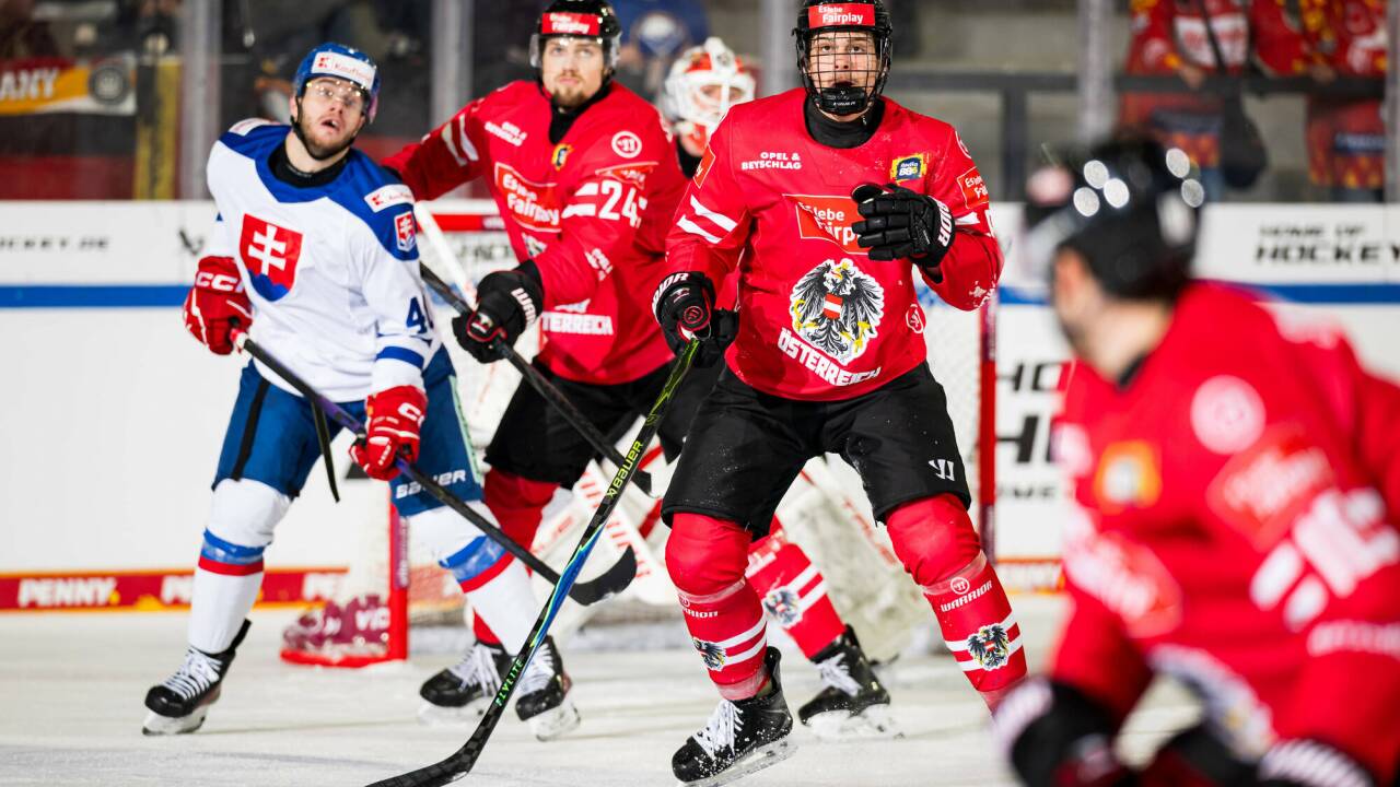 Österreichs Verteidigung (Nickl und Stapelfeldt) war am Anfang überfordert.  