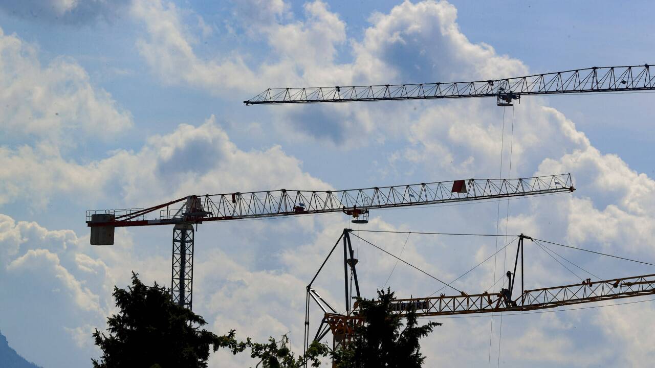 Die Land-Invest erwirbt Grundstücke im Namen und Interesse der Gemeinden - sofern Geld vorhanden ist. Die Land-Invest erwirbt Grundstücke im Namen und Interesse der Gemeinden - sofern Geld vorhanden ist.