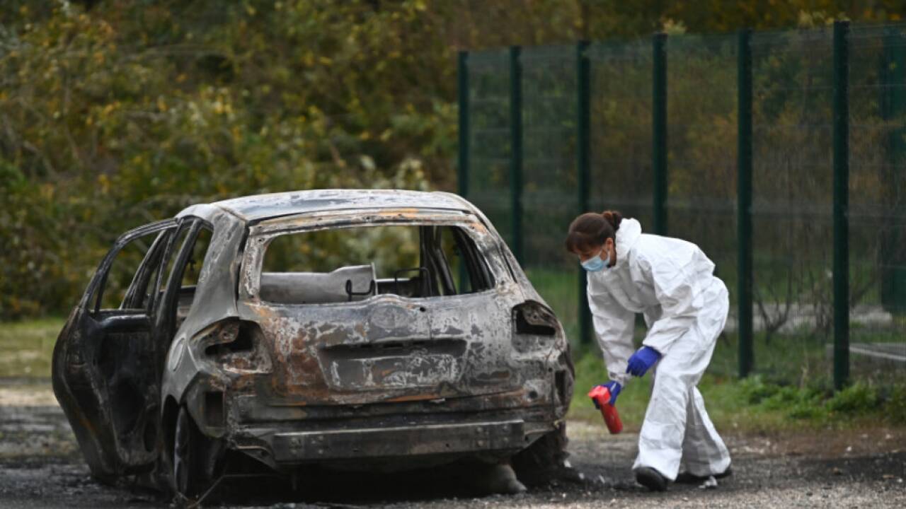 Das ausgebrannte Auto nach dem Anschlag Das ausgebrannte Auto nach dem Anschlag