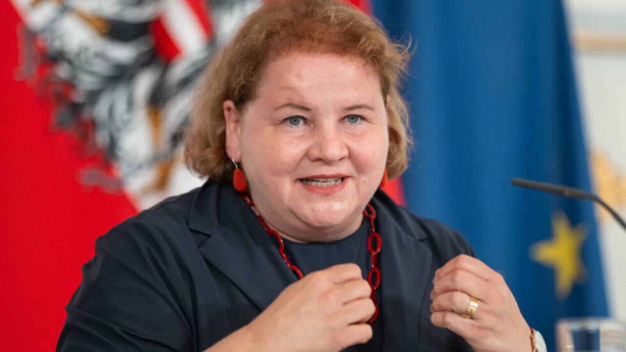 Gesundheitsministerin Schumann berät mit Ländern und Gemeinden Gesundheitsministerin Schumann berät mit Ländern und Gemeinden