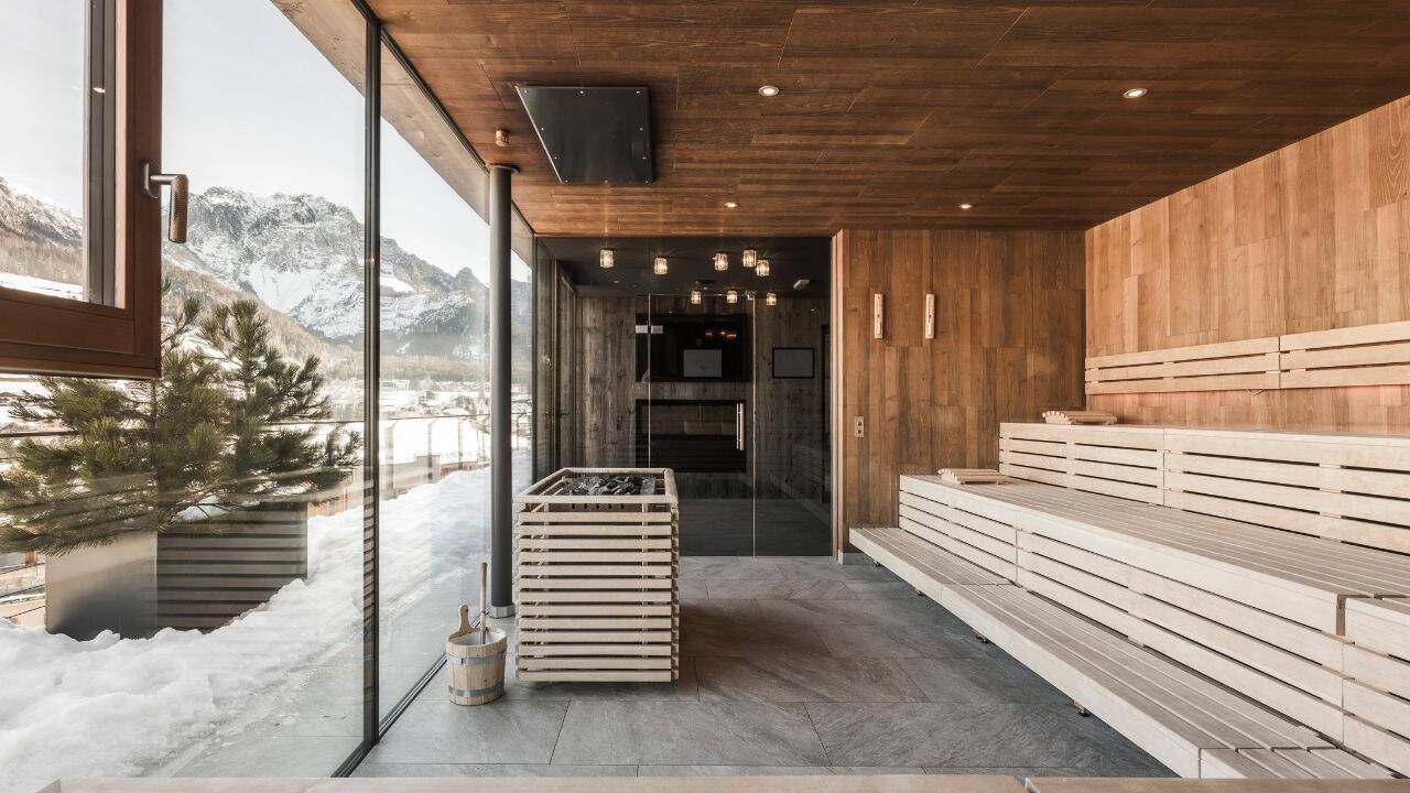 Das Excelsior Dolomites Life Resort ist es ist ein Winterrefugium, in dem Sport, Genuss und Entspannung auf höchstem Niveau verschmelzen. Das Excelsior Dolomites Life Resort ist es ist ein Winterrefugium, in dem Sport, Genuss und Entspannung auf höchstem Niveau verschmelzen.