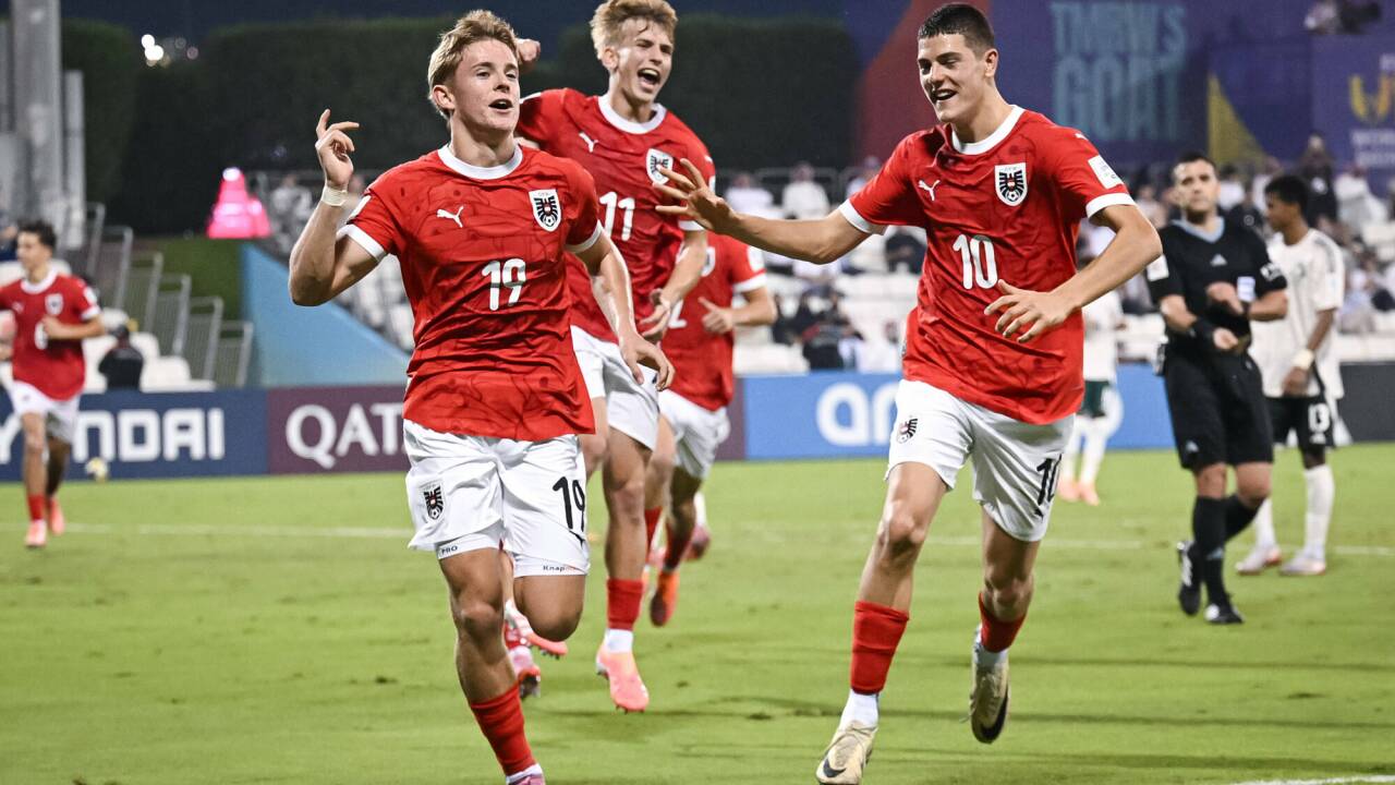 Red Bull Salzburgs Talent Johannes Moser (links) und Co. jubelten über den Führungstreffer im Auftaktspiel gegen Saudi-Arabien. Red Bull Salzburgs Talent Johannes Moser (links) und Co. jubelten über den Führungstreffer im Auftaktspiel gegen Saudi-Arabien.