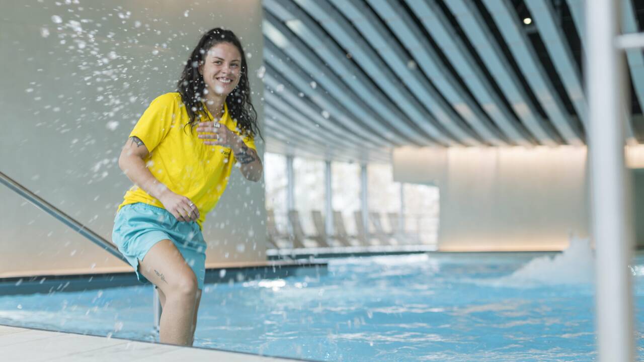 Bademeisterin Julia Perotti (28) freut sich, dass der Betrieb im Paracelsusbad wieder losgeht. Bademeisterin Julia Perotti (28) freut sich, dass der Betrieb im Paracelsusbad wieder losgeht.