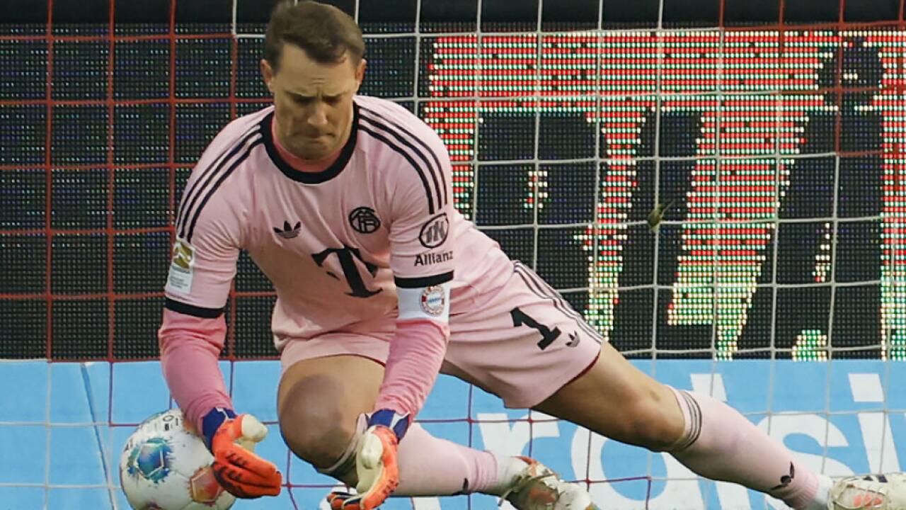 Die Bayern und ihr Goalie Manuel Neuer gaben sich erstmals Blöße Die Bayern und ihr Goalie Manuel Neuer gaben sich erstmals Blöße