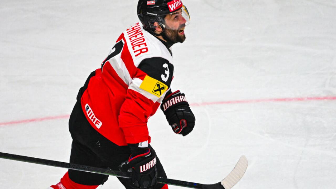 Peter Schneider traf gegen die Letten zum 2:3 Peter Schneider traf gegen die Letten zum 2:3