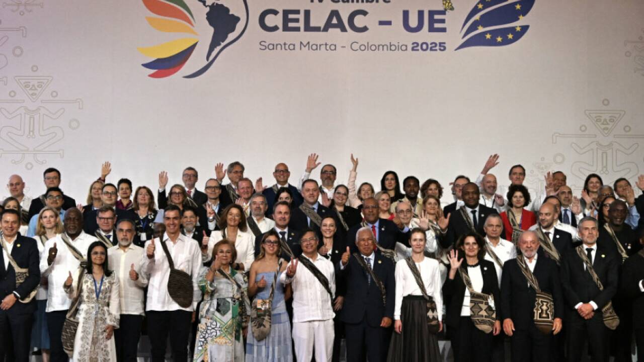 Wenige Staats- und Regierungschefs beim Gipfeltreffen Wenige Staats- und Regierungschefs beim Gipfeltreffen