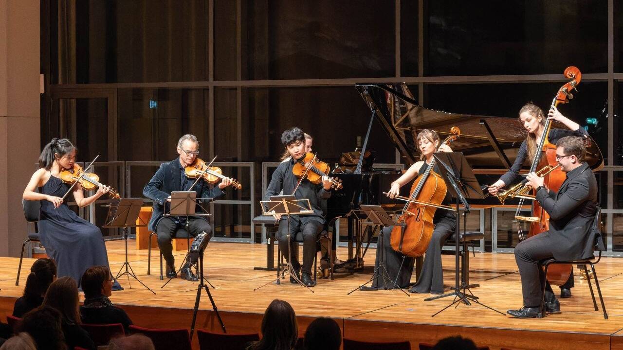 Das 'HerbstTöne' ist ein Kammermusikfestival, das vom 21. bis 23. November 2025 in Salzburg stattfindet und unter der künstlerischen Leitung von Lukas Hagen steht. 