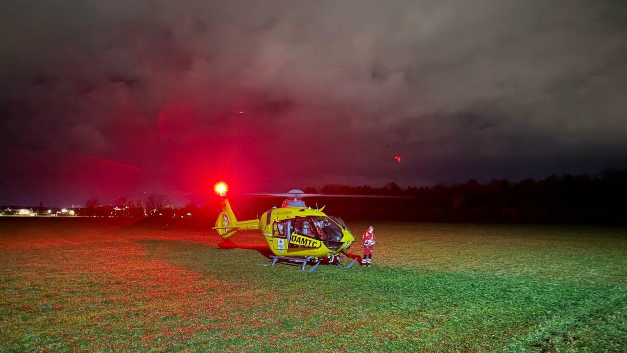 Der Hubschrauber konnte vor der Hütte landen. 