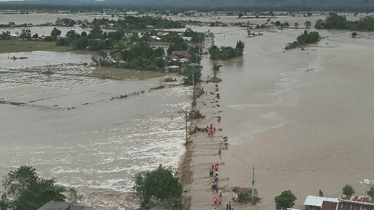 Der Taifun hinterlässt massive Überflutungen 