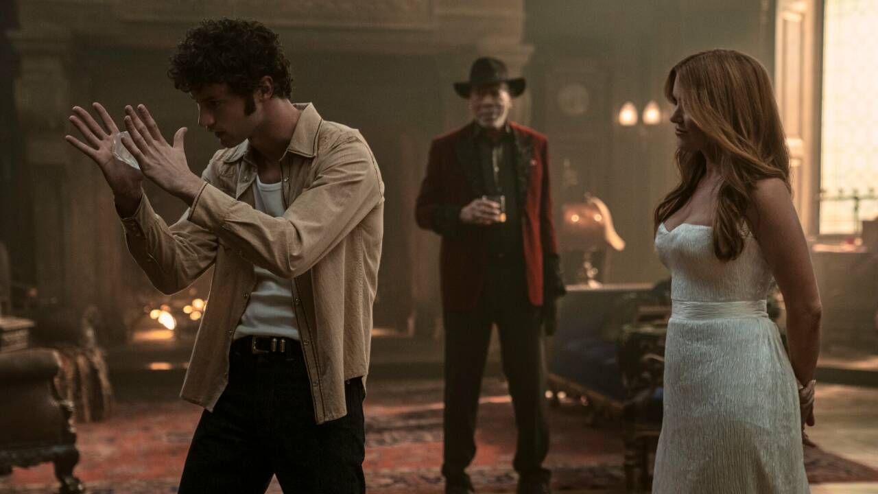 Bosco (Dominic Sessa), Henley Reeves (Isla Fisher) und Magierlegende Thaddeus Bradley (Morgan Freeman). 