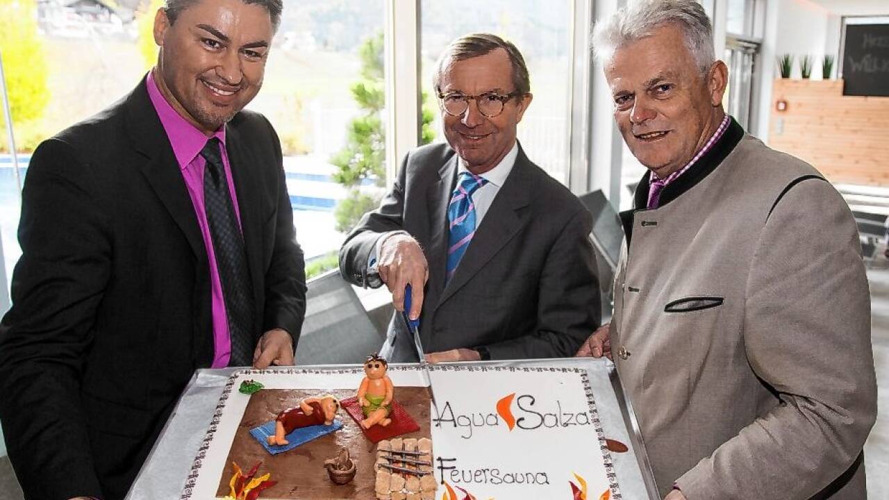 2013 war das Aqua Salza zum letztem Mal (vor der heurigen Sanierung) aus- und umgebaut worden: Im Bild (v. l.) Kerwre mit dem damaligen Landeshauptmann Wirlfried Haslauer und dem damaligen Bürgermeister Töni Kaufmann (ÖVP), der später nach seinem Abschied aus der Gemeindepolitik 2. Geschäftsführer des Bades wurde.  
