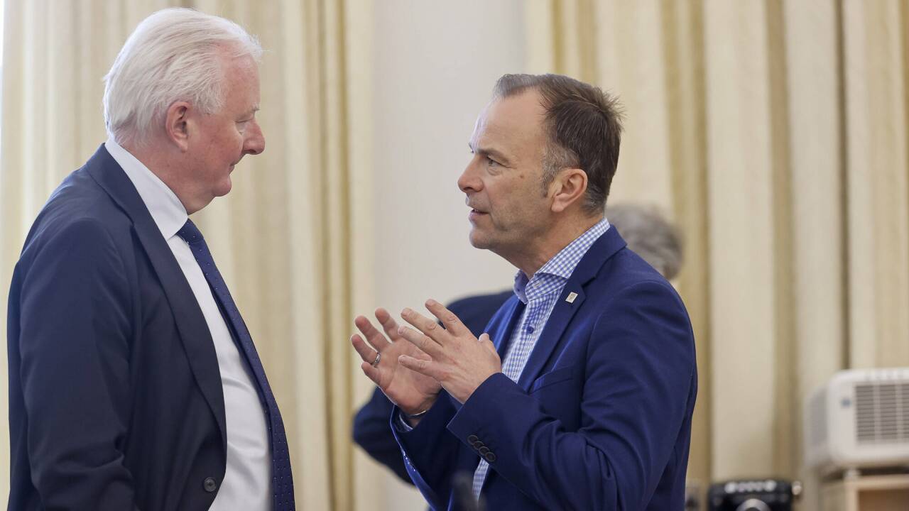 Es gab Abstimmungsbedarf: Vizebürgermeister Florian Kreibich (ÖVP) und Bürgermeister Bernhard Auinger (SPÖ). Es gab Abstimmungsbedarf: Vizebürgermeister Florian Kreibich (ÖVP) und Bürgermeister Bernhard Auinger (SPÖ).