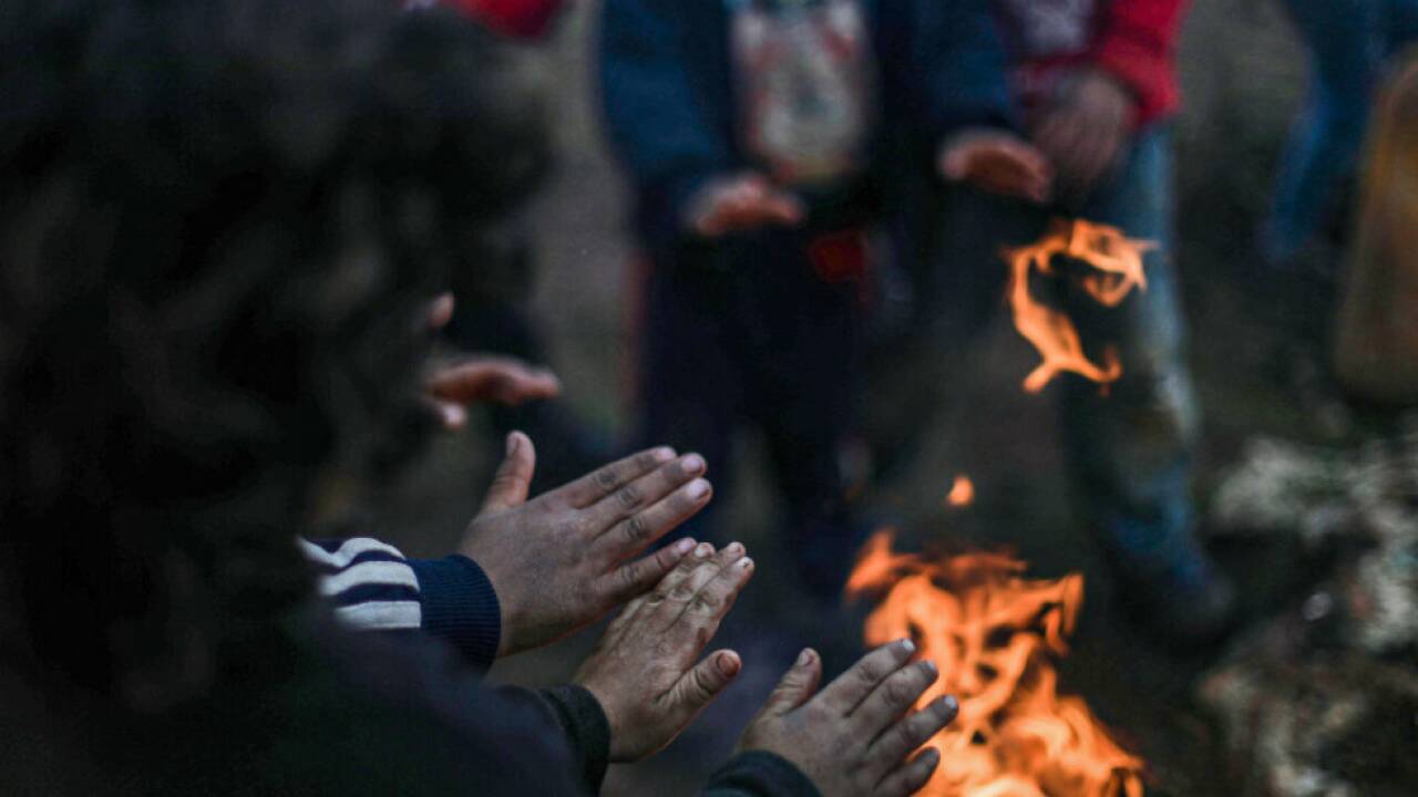Familien sollen Decken und Geld zum Kochen warmer Mahlzeiten bekommen 