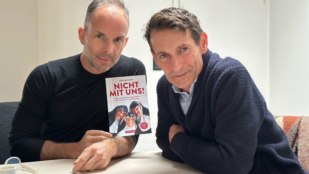 Johannes Weyringer und Michael Nikbakhsh starten den Verlag mit dem Buch „Nicht mit uns!“ über die Nonnen von Goldenstein. 