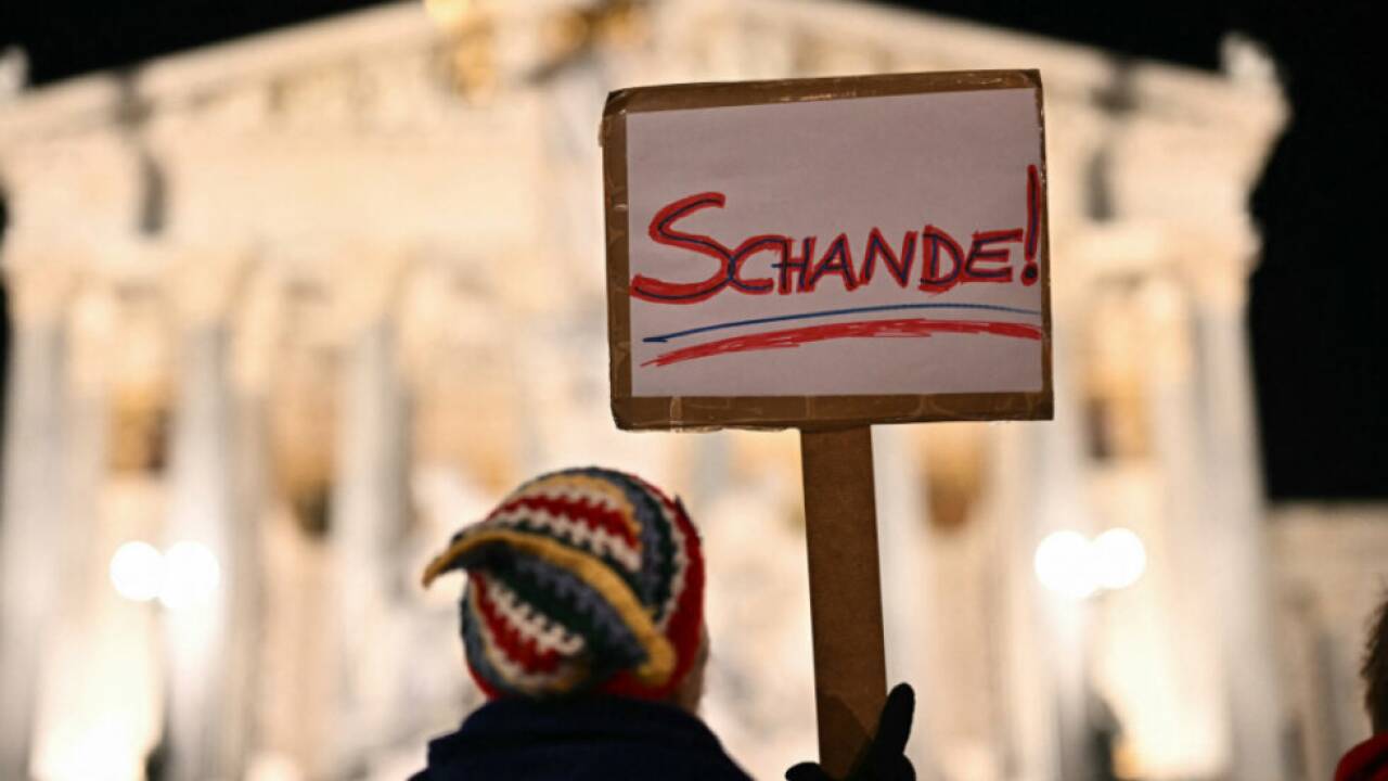 Vor dem Parlament wurde gegen die FPÖ-Veranstaltung demonstriert 