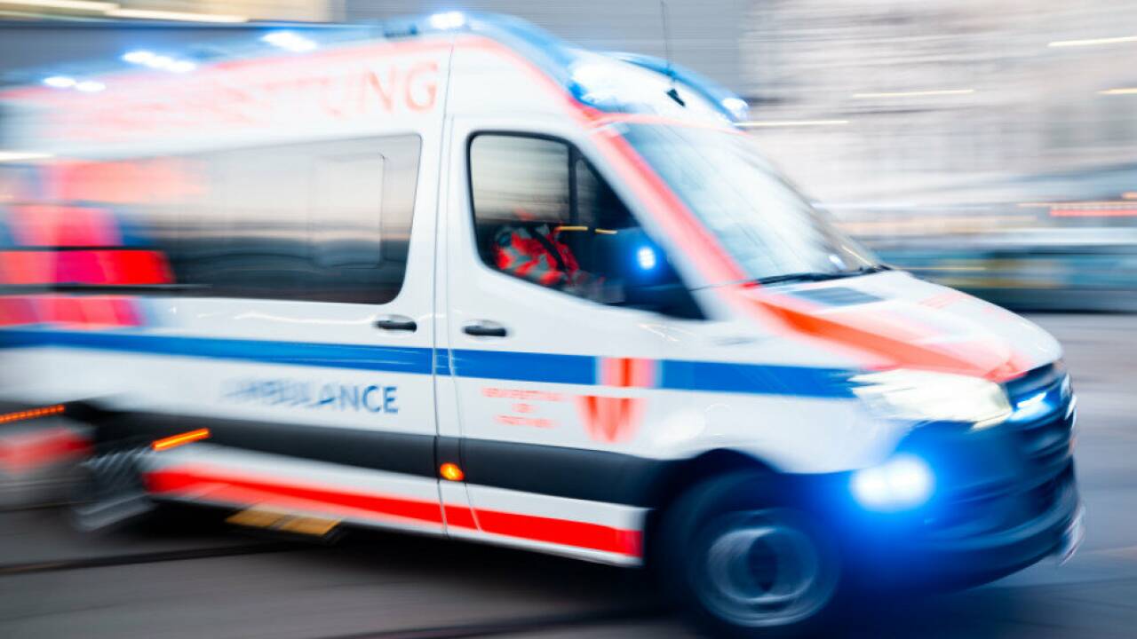 Bub-15-bei-B-ller-Unfall-in-St-P-lten-an-Hand-verletzt