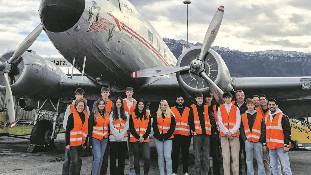 Für die Lehrlinge aus der St. Michaeler Gewerbestraße ging es zum Flughafen in Salzburg und zur Firma Atomic in Altenmarkt. 
