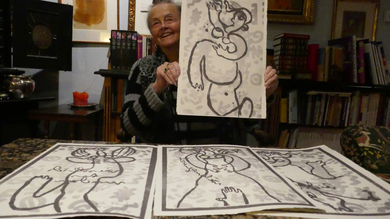 Die Salzburger Künstlerin Lotte Ranft mit ihren „Engelinnen“. Die Salzburger Künstlerin Lotte Ranft mit ihren „Engelinnen“.