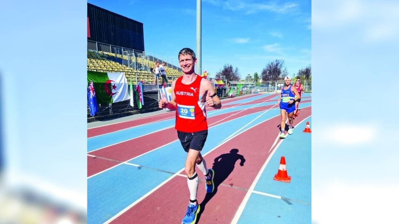 Langstreckenläufer Stefan Greiner bei der 24-Stunden-Straßenlauf-Weltmeisterschaft in Frankreich.  Langstreckenläufer Stefan Greiner bei der 24-Stunden-Straßenlauf-Weltmeisterschaft in Frankreich.