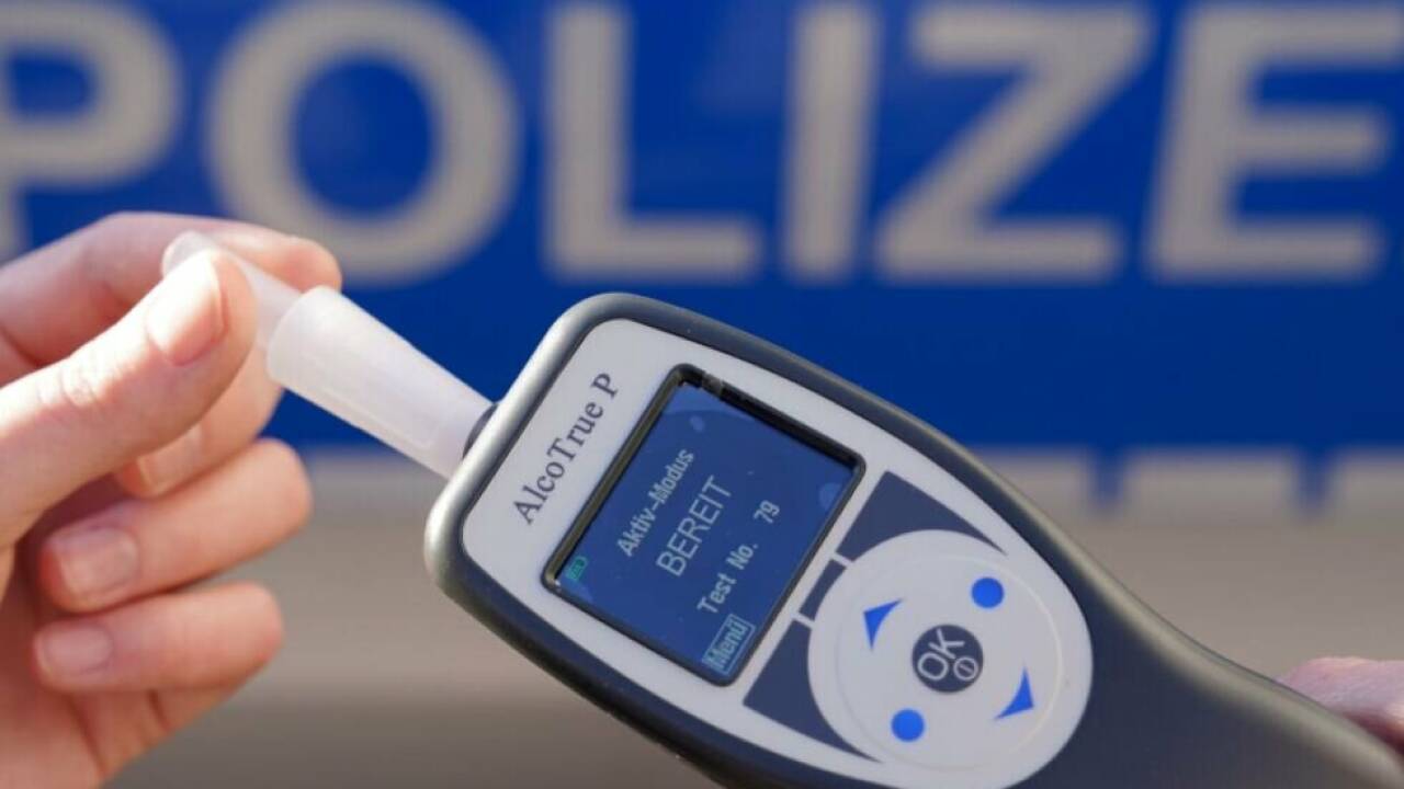 ++ ARCHIVBILD ++ Ein Alkotest ergab einen Wert von 3,42 Promille bei der Frau 