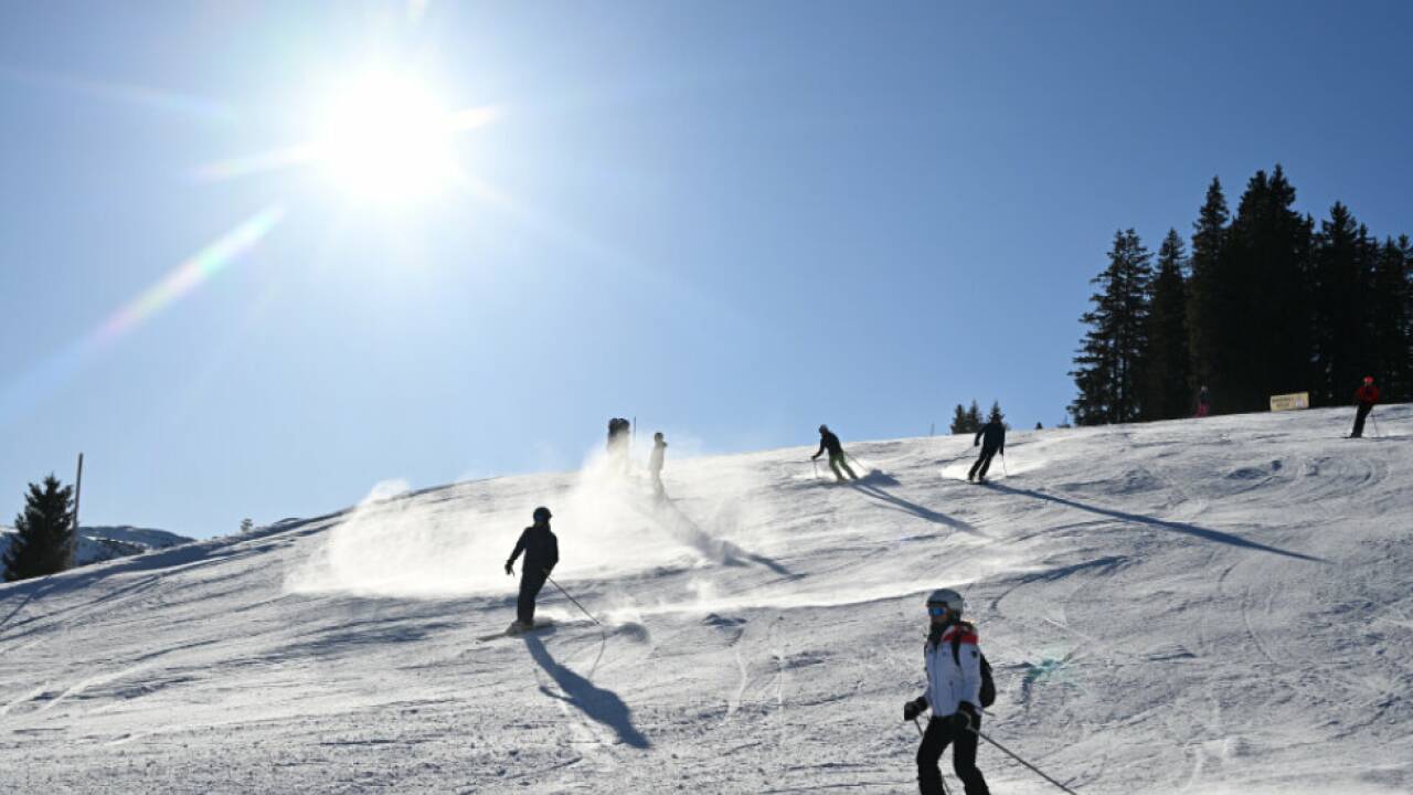 Skifahrer auf dem Zwölferkogel in Hinterglemm im Februar 2025. Der Ort profitiert von der WM.  