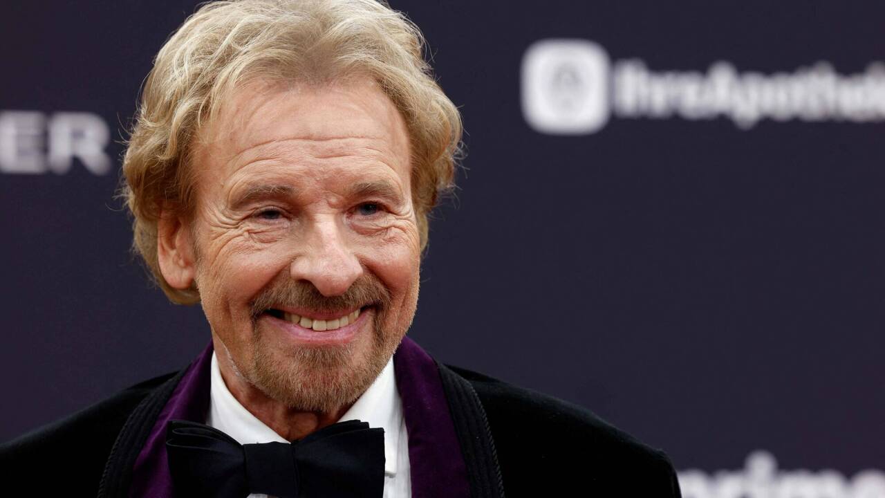 Thomas Gottschalk kommt bei der Bambi-Verleihung 2025 an. 
