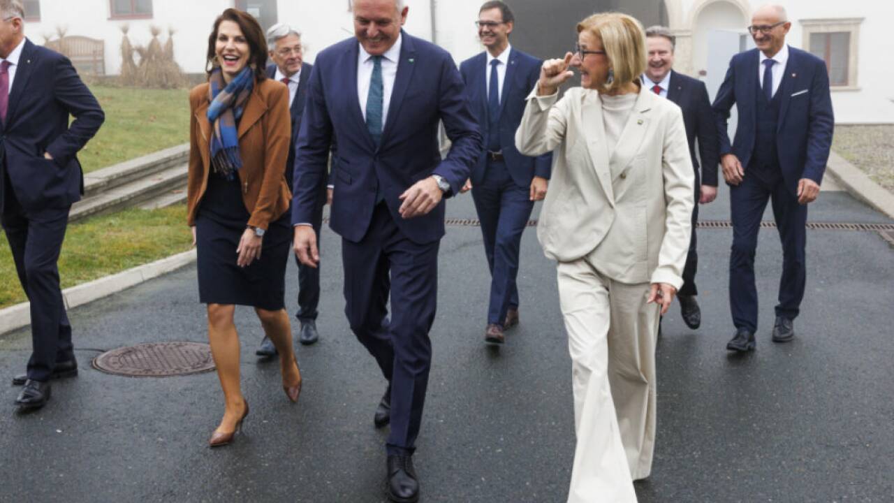 Die Landeshauptleute am Weg zum Gruppenfoto Die Landeshauptleute am Weg zum Gruppenfoto