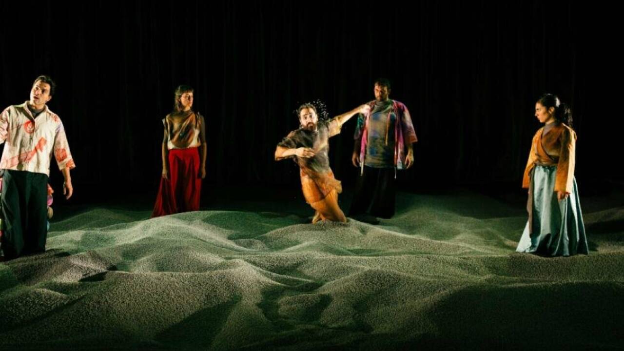 Sara Ostertag feiert mit Romanadaption TEATA-Auftakt 